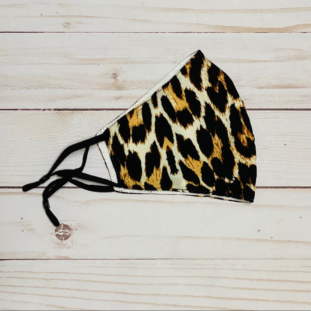 🔥3/$20🔥Leopard Print Adjustable Face Mask - Picture 6 of 7